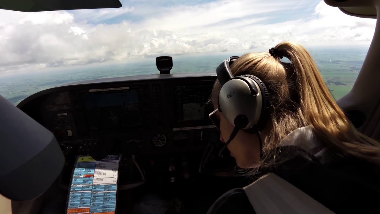 IFR training flight - Planning the hold - YouTube