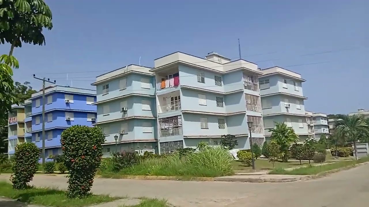 Caminemos por el Reparto La Coronela en La Lisa (HABANA - CUBA) 