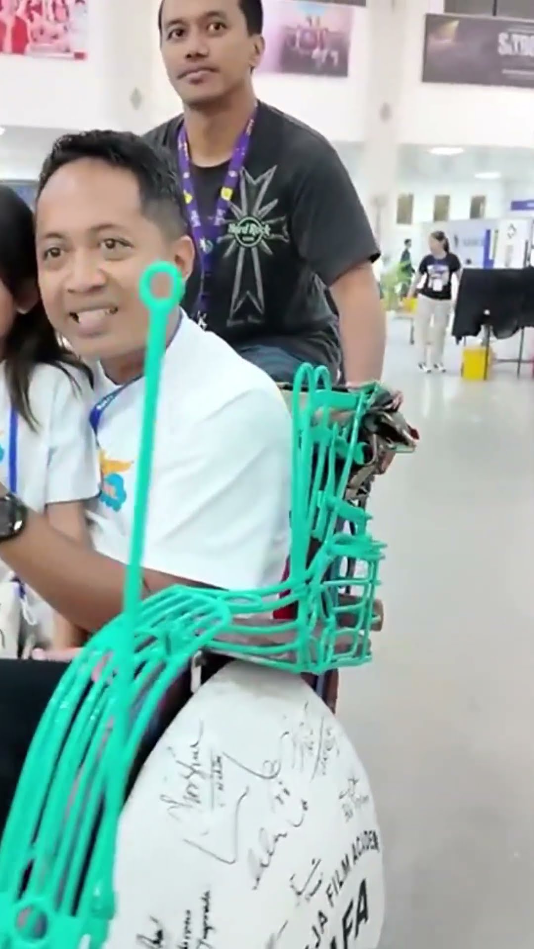 SERU BANGET!!! LEIKA KELILING NAIK BECAK SAMA AYAH #leika #shorts