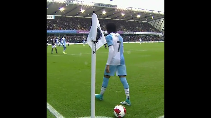 Michael Olise really got hit by a bottle from the Milwall crowd and told them to keep it coming Flus
