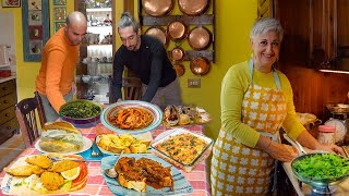 ITALIAN FOOD - Eating with an Italian family + Seafood feast - Italian street food in Salerno, Italy