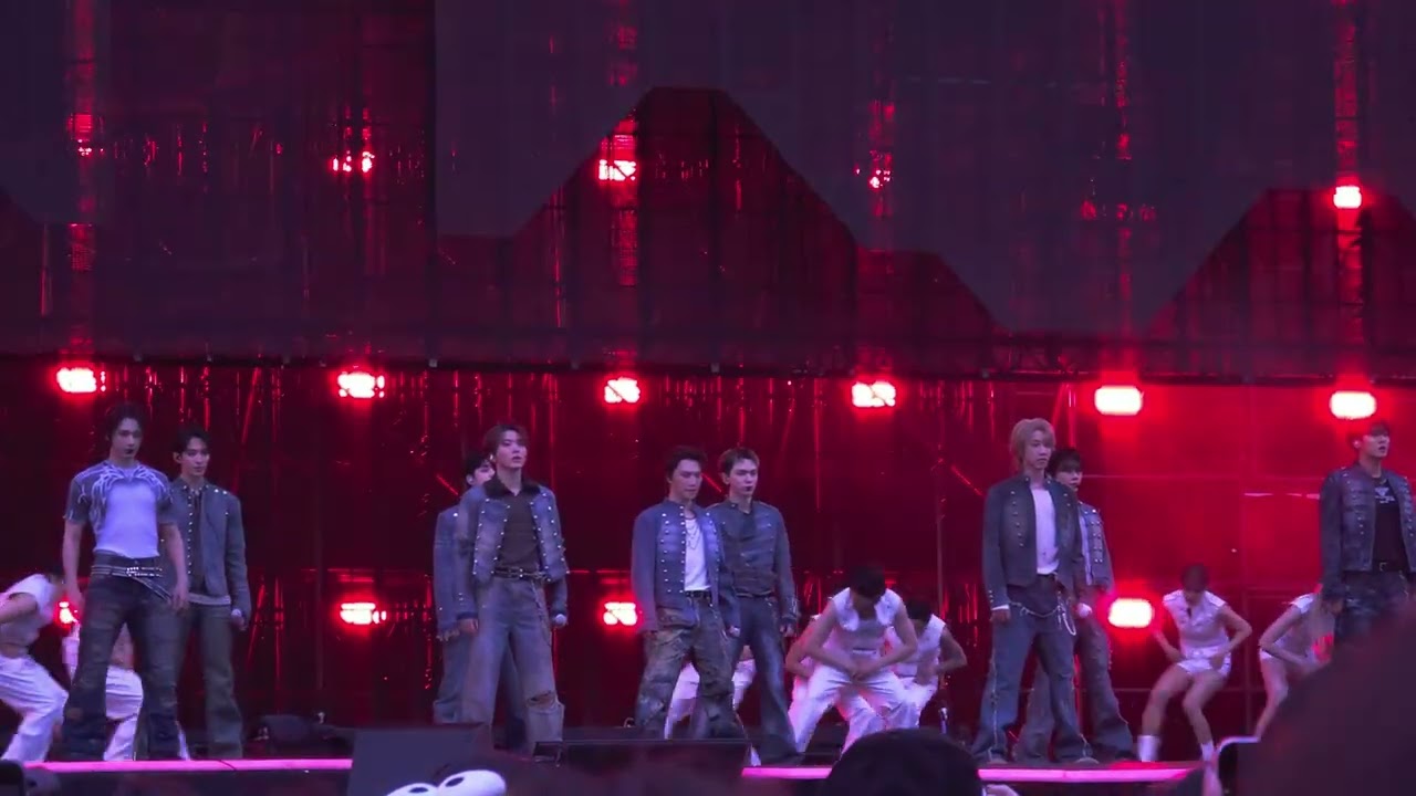 Seventeen 'SUPER' Performance | SEVENTEEN WORLD TOUR [NEW_] ENCORE