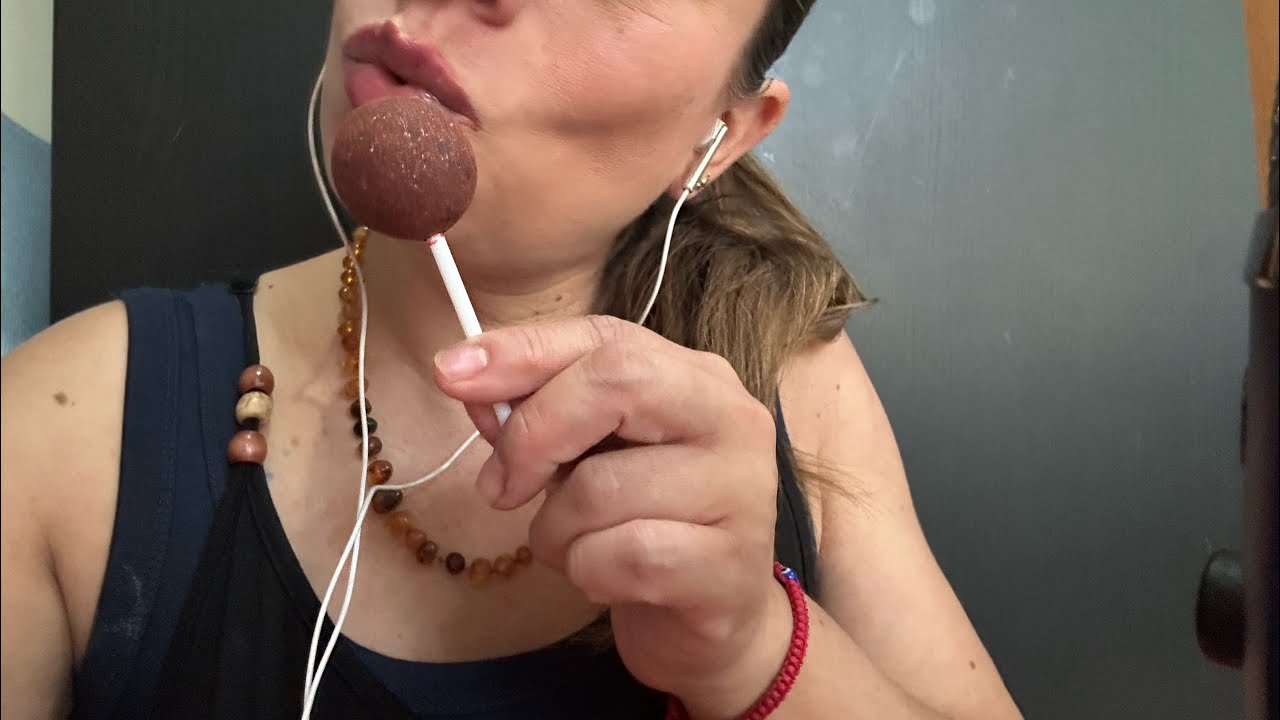 ASMR comiendo una paleta 🍭