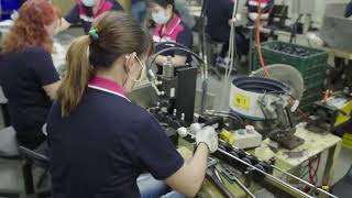 First Line of Quality Control – Manual Inspection at Enjoying Go Caster Production Line 品質把關的第一道防線