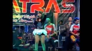 Dangdut Hot 2015 Goyang Cantik Ana Chintiya Biduan