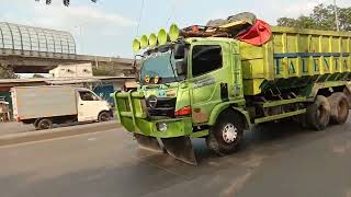 Bermacam Macam Truk Yang Melintasi Jalur Tanjung Priok Cilincing  Pelabuhan Priuk Jakarta