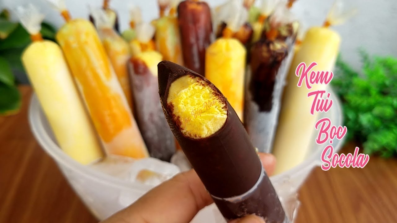 Tự Làm Kem Túi Bọc Socola siêu ngon cho các bé| Góc Bếp Nhỏ - YouTube