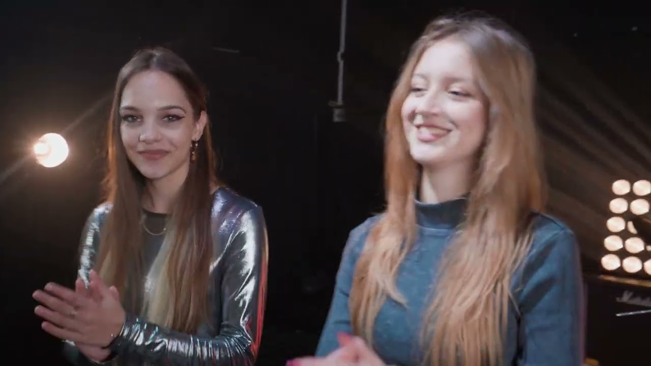 We will Rock You / Give Peace A Chance (by Wow! Girls)