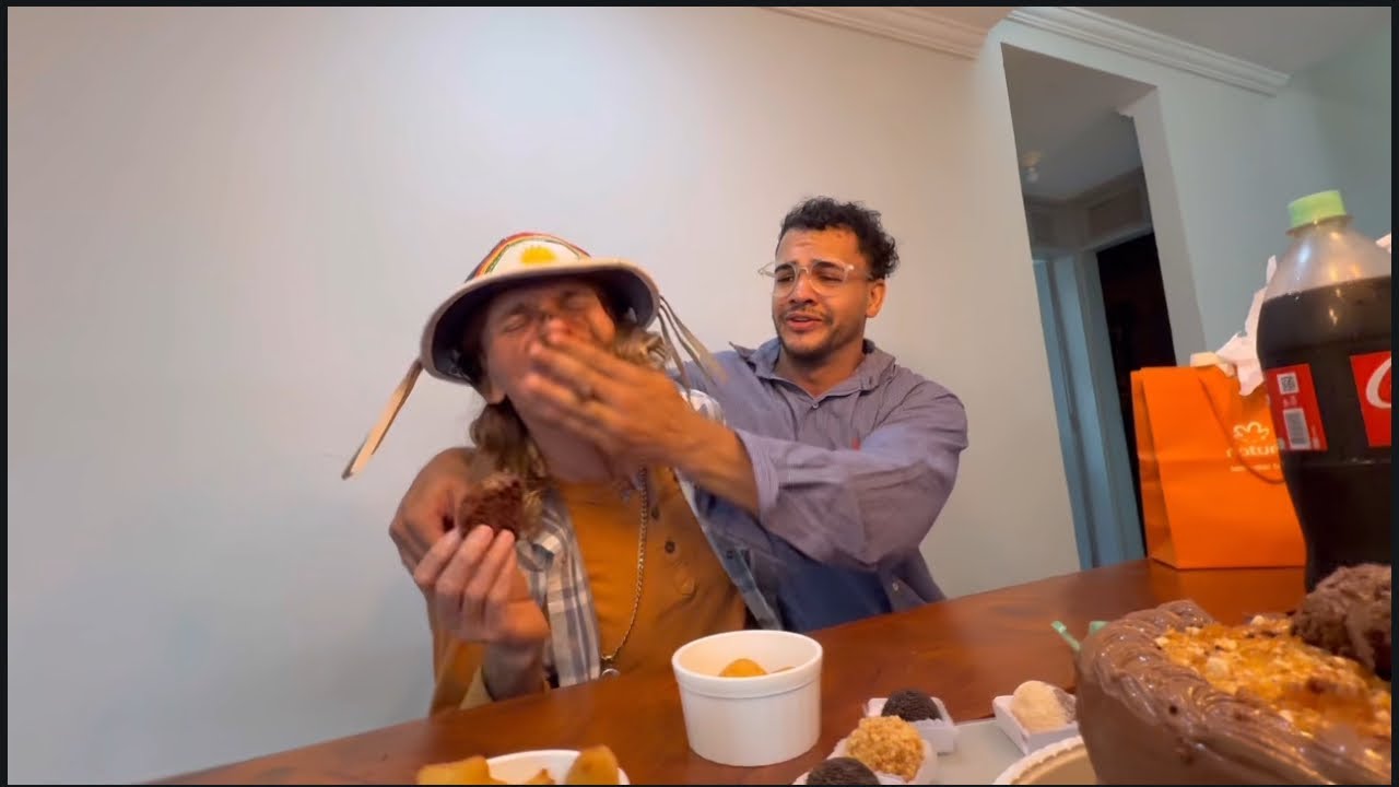 DIDINHO MELOU TODO O ROSTO DE FALA FINA DE CHOCOLATE | DIDINHO 