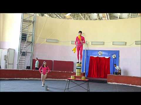 Circus perf 02.wmv