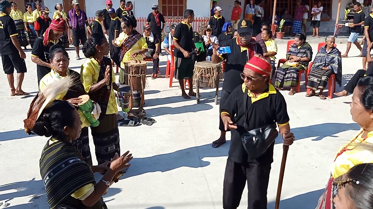 Awear (Ntabar ifruan acara panas Pela di waturu)