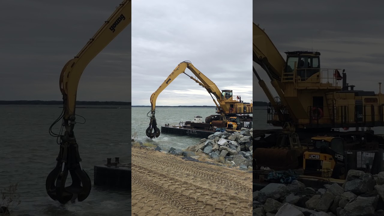 Young Corp Material Handler Front and Grapple on a PC1250 v2