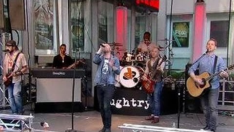 Daughtry performs new single, 