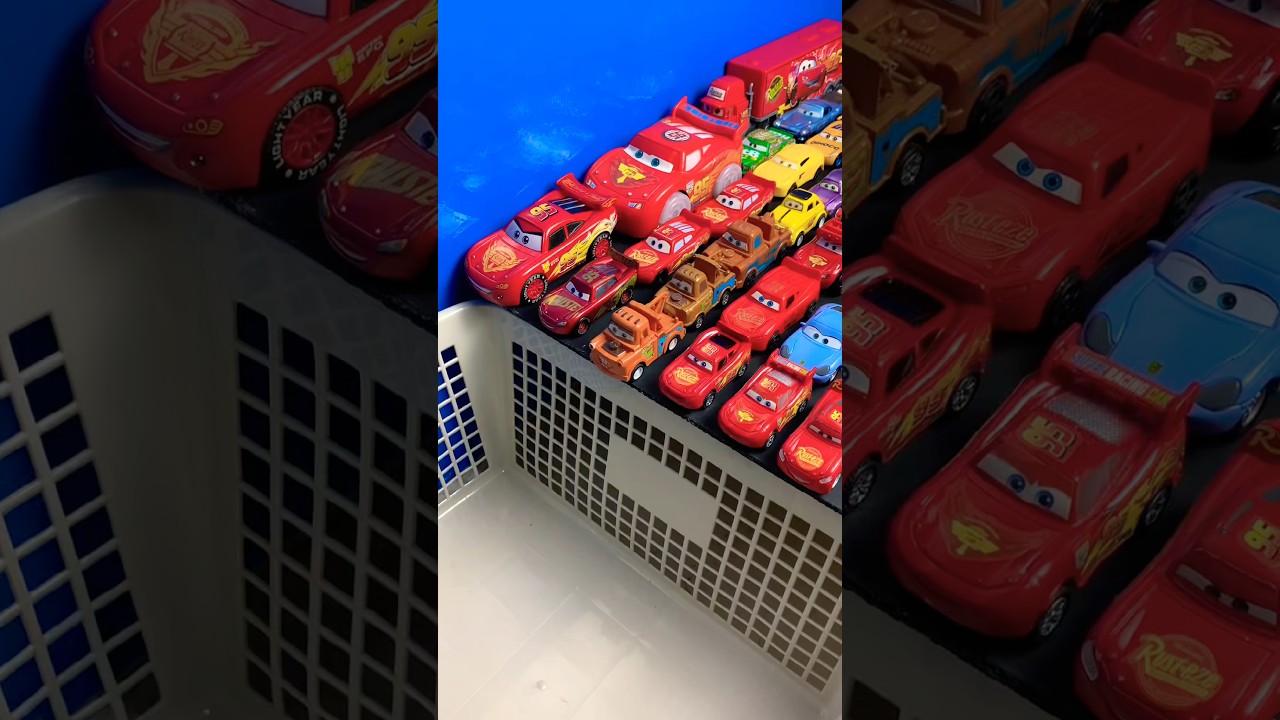 Lightning Mcqueen Review Disney Cars 2 #toys #trendshorts #mcqueencars #pixartoys #cars #disneycars