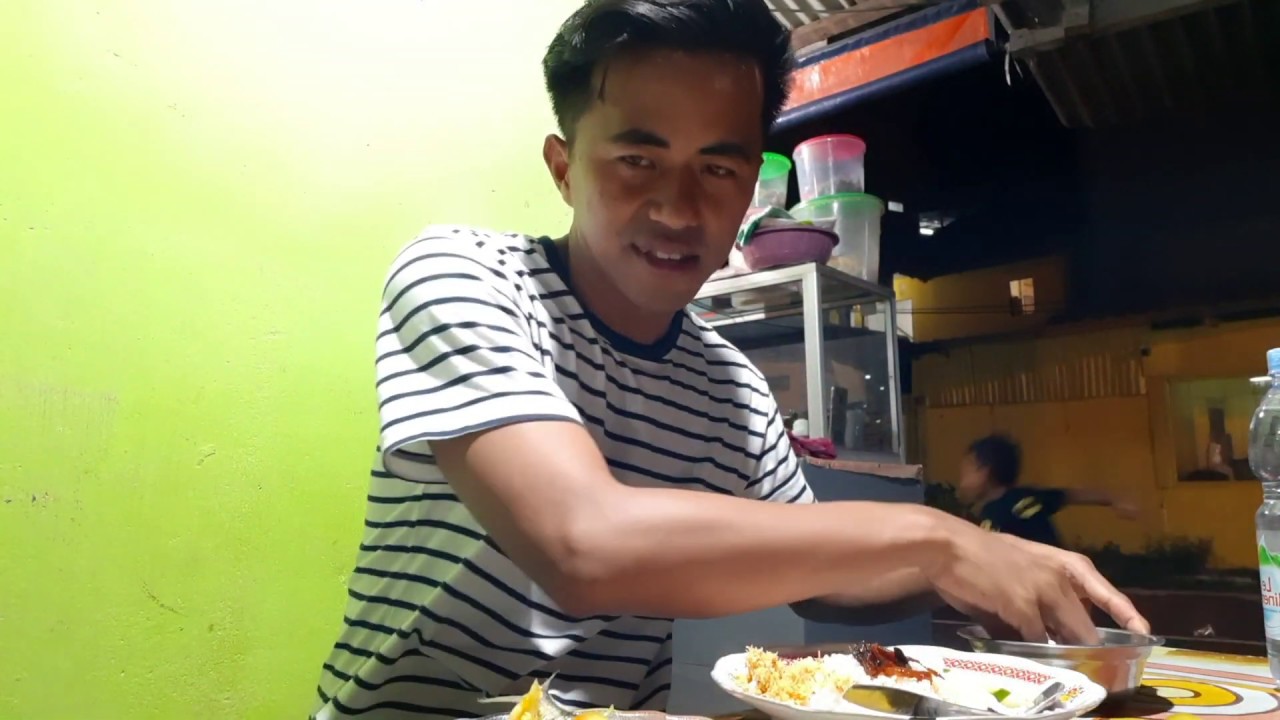 Nasi Kelapa Khas Ambon, Nasinya Gurih Ikan Bakarnya Segerrrrr 
