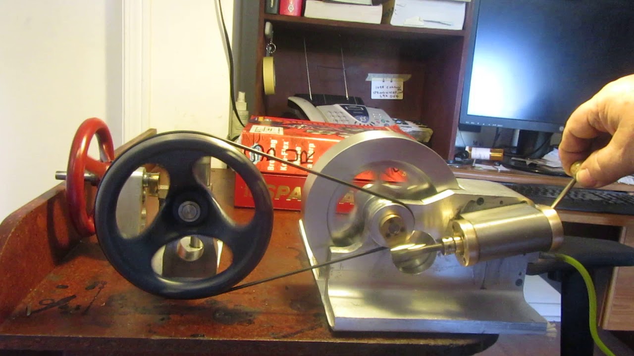 TWIN CYLINDER OSCILLATOR DRIVING CRAZY JOINT