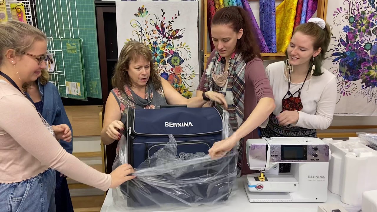 BERNINA 480 Special Edition Unboxing. University of Sewing.