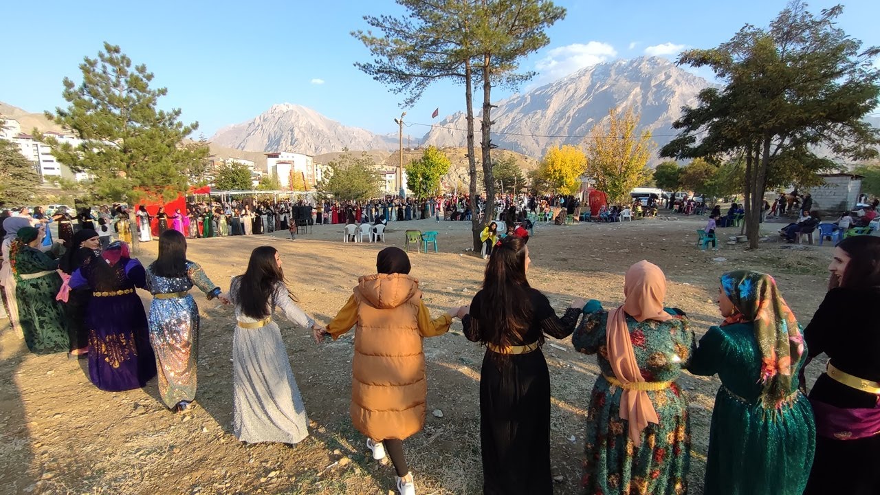 HDP Aşiret Düğününe Katıldı Alanda Adeta Adım Atacak Yer Kalmadı / Hakkari Aşiret Düğünü / Wedding /