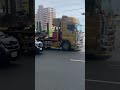 日野の巨大トレーラー　謎の荷物を運ぶ