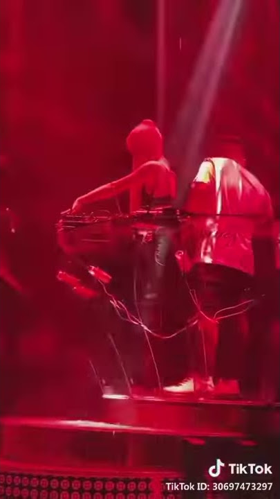 DJ tit đánh nhạc sao về