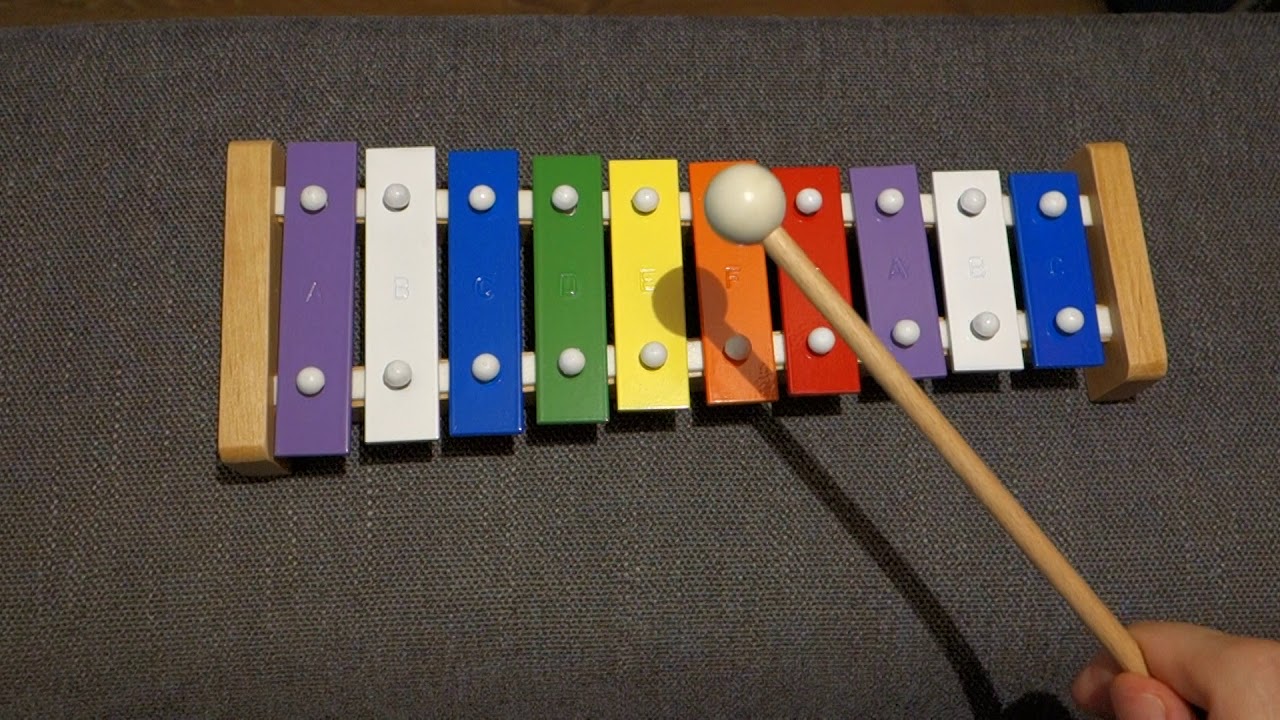 Op een grote paddestoel