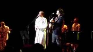 Rufus Wainwright & Sean Lennon sing Across the Universe
