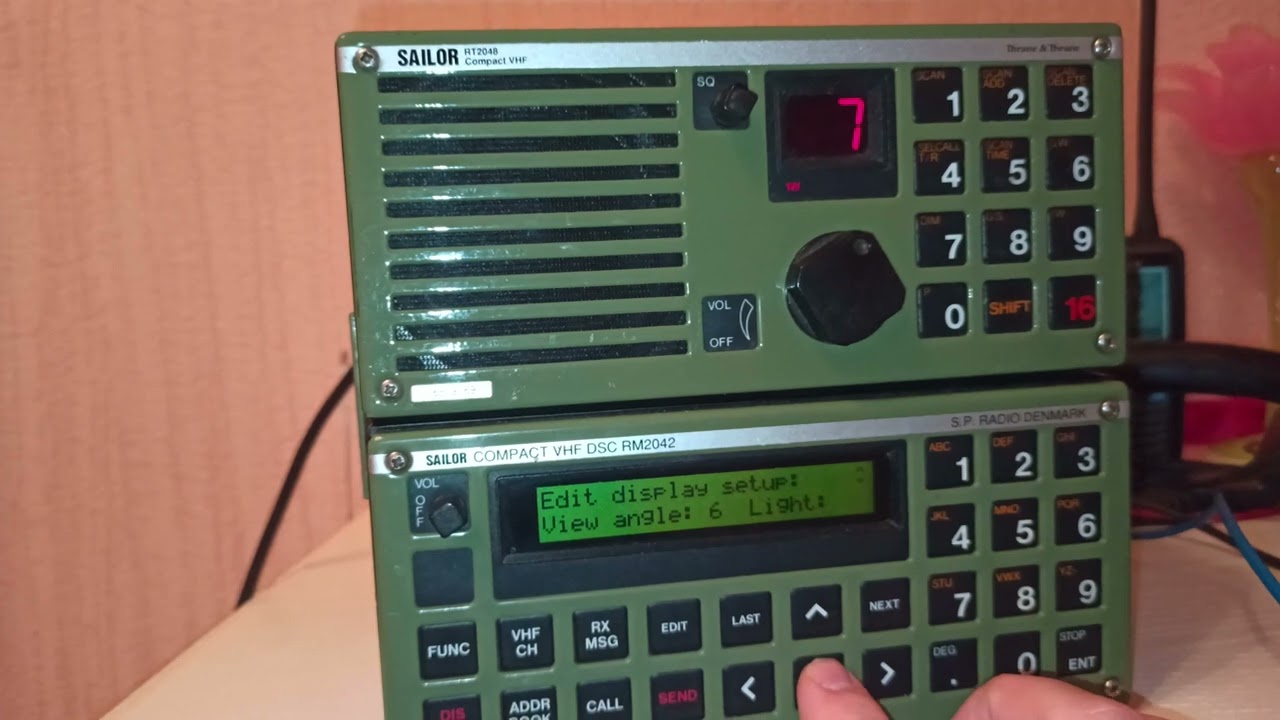 Sailor RT2048 VHF channel power level: Low/Hight