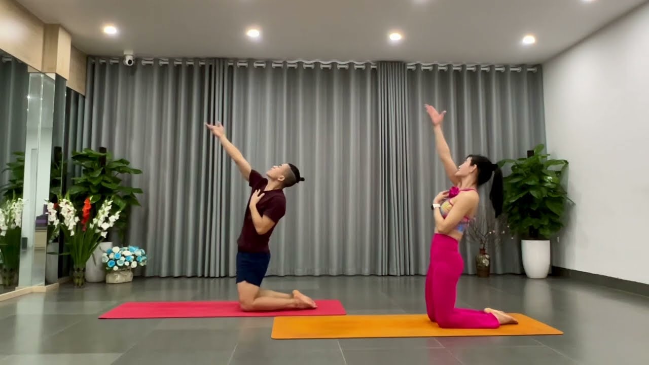 Yoga Flow Trời Còn Mưa Mãi cùng Đạt Anh