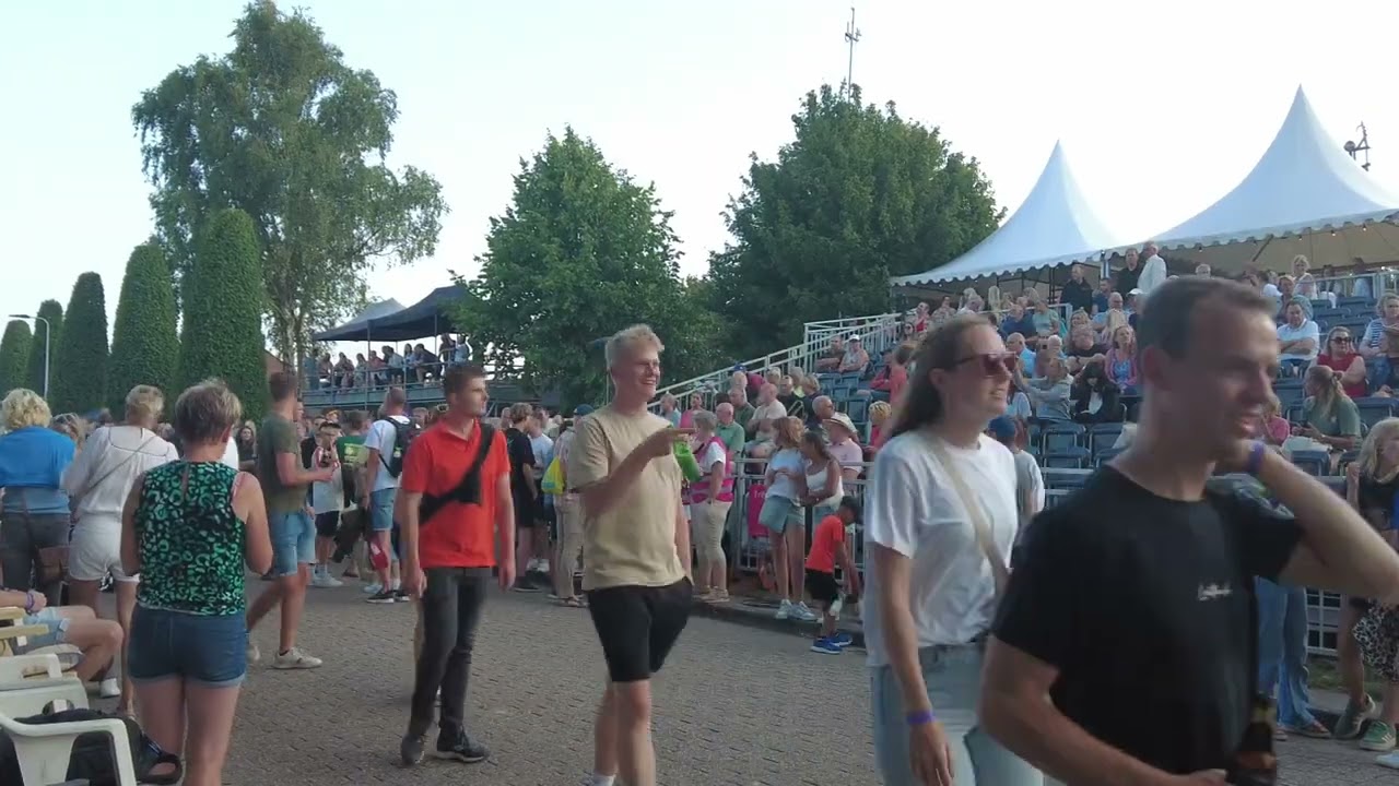 Bloemencorso Sint Jansklooster 2025 🌸 Avond semi live