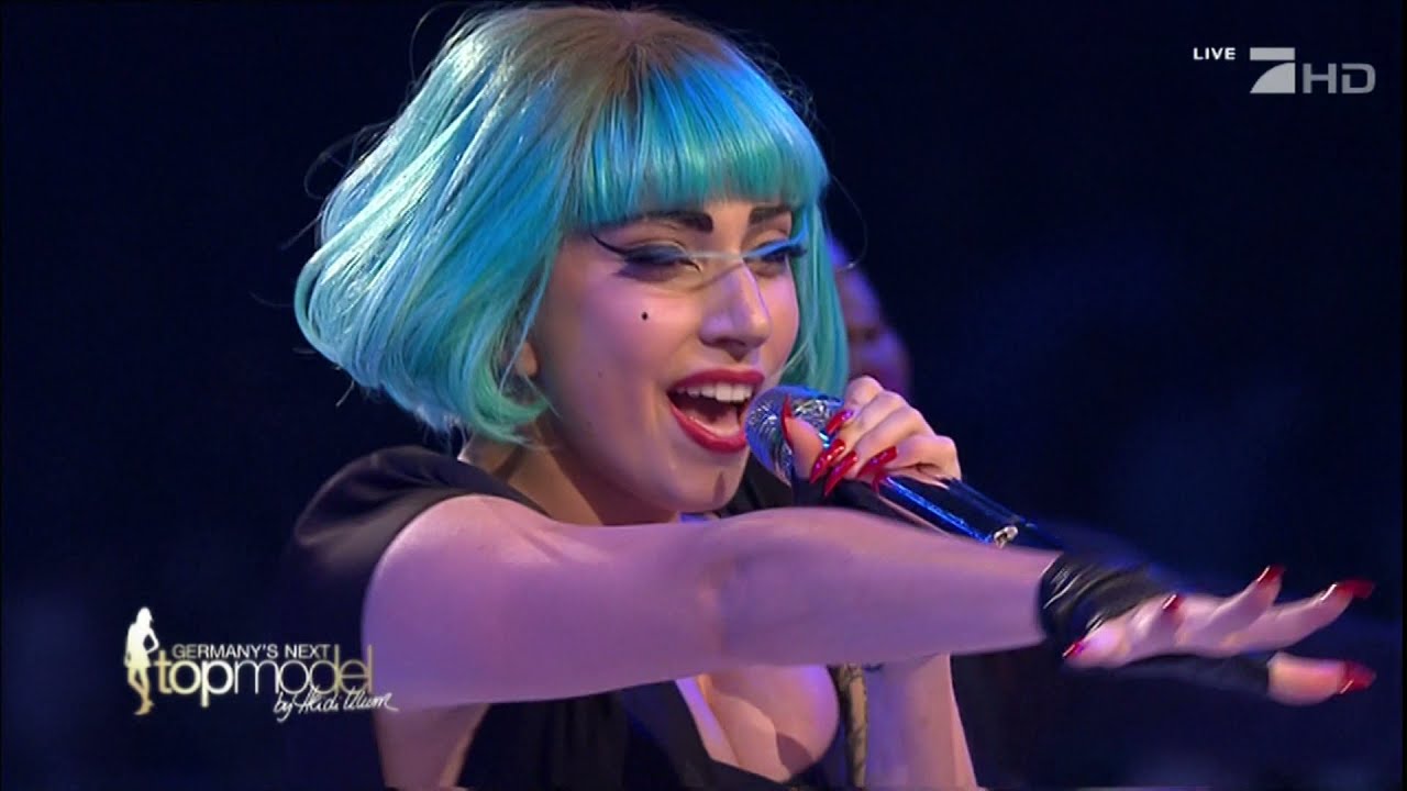 Lady Gaga - Scheiẞe, Born This Way, The Edge Of Glory (Live on