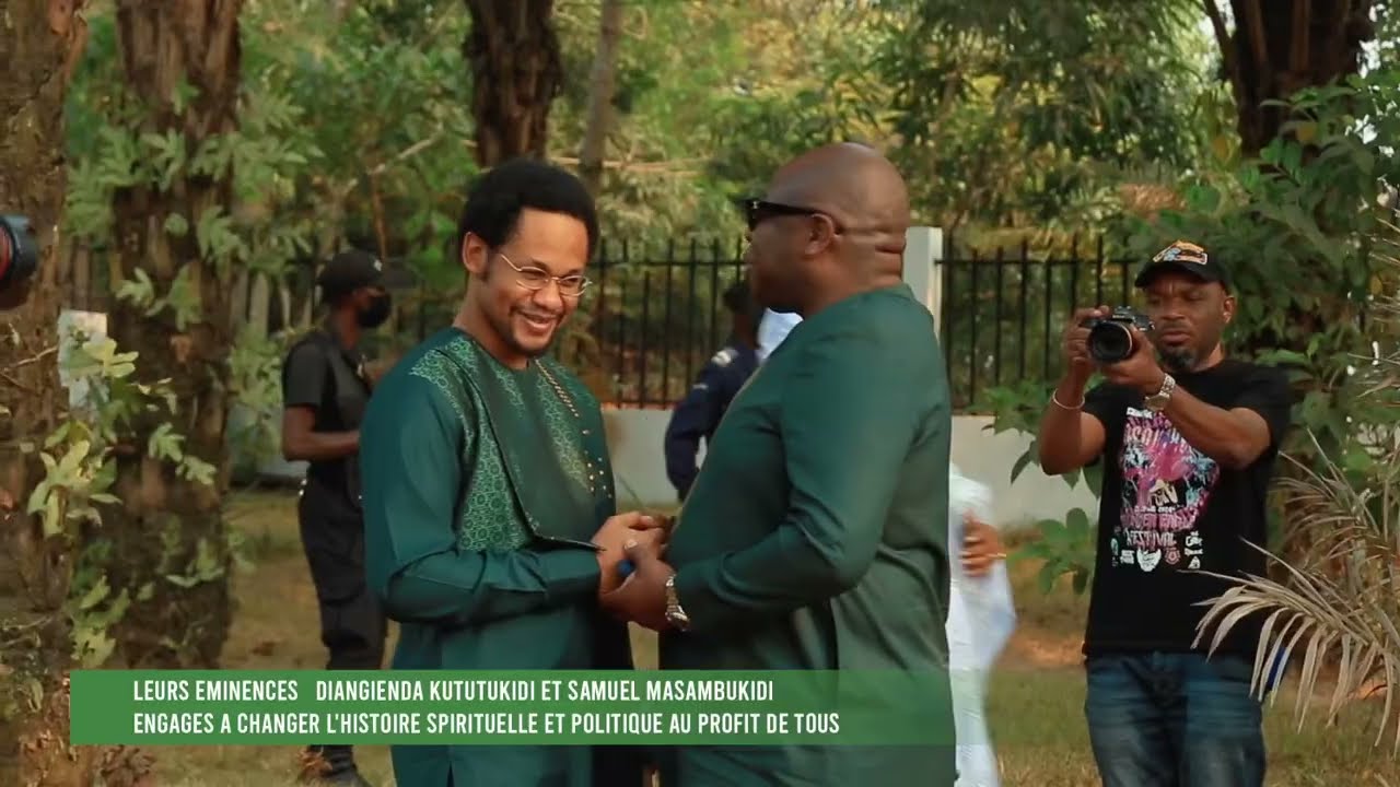 CÉRÉMONIE MARQUANT LA VISITE DE PAPA MARTOREL KUTUTUKIDI  DIANGIENDA À LA COMMUNAUTÉ MASAMBUKIDI.