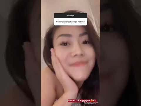Instagram story buuncil QnA on bed_4