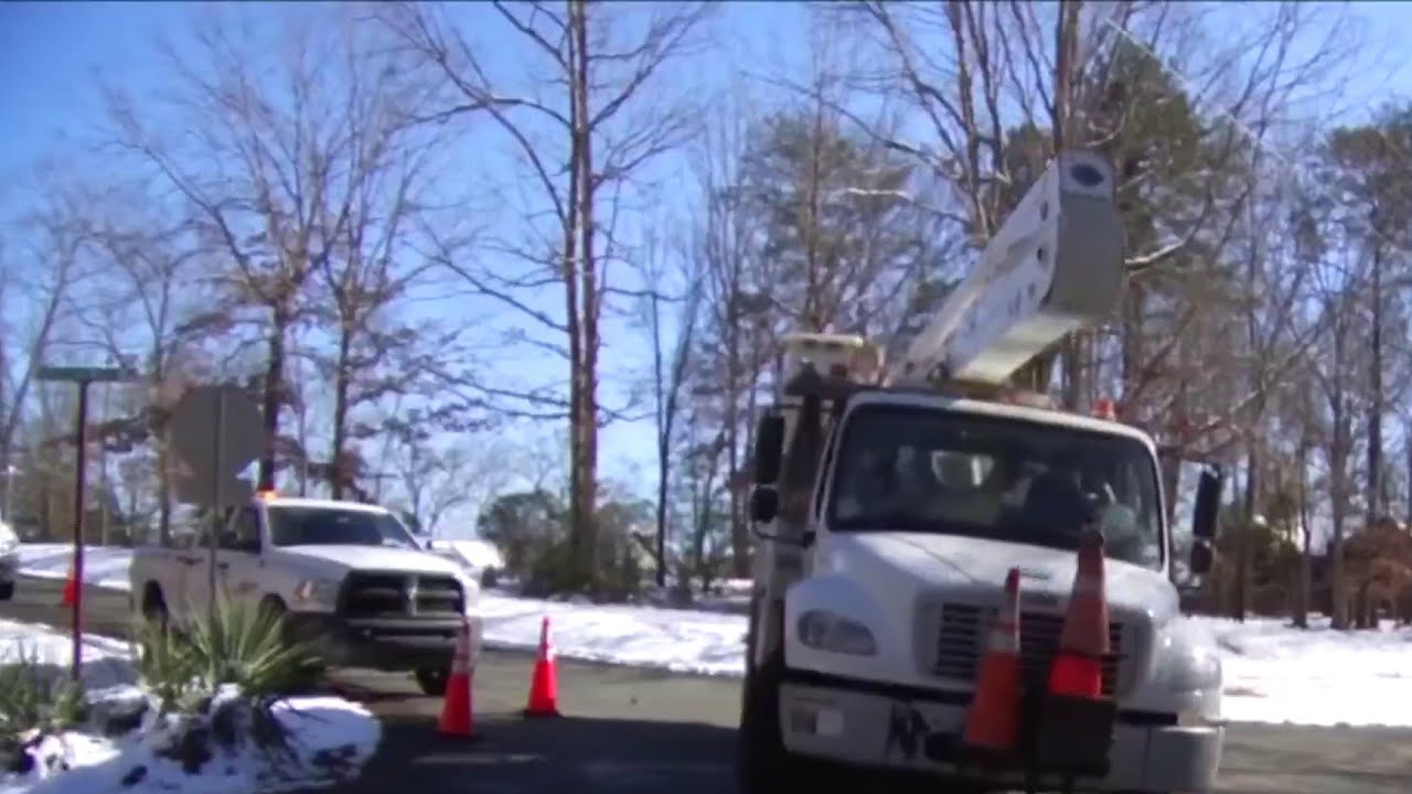 Crews begin to prepare for potential winter storm - YouTube