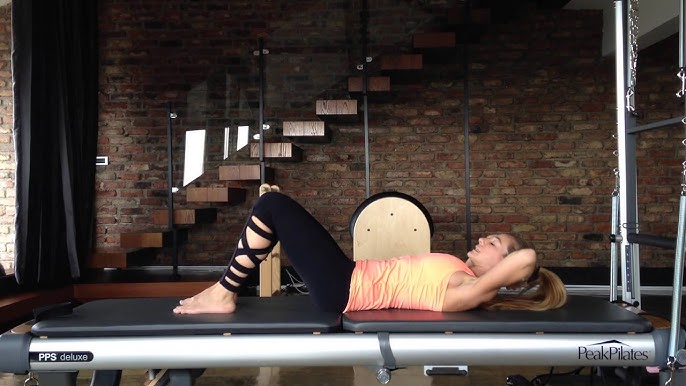 Pantiesdagi klitorisning onlayn porno videosi Uxlab yotgan mast ayollarning sikilishi aks etgan porno