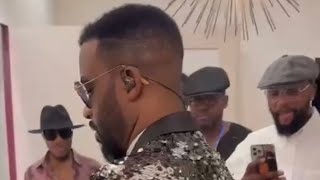 FALLY IPUPA QUELQUES MINUTES AVANT LE CONCERT AU SHOW BUZZ