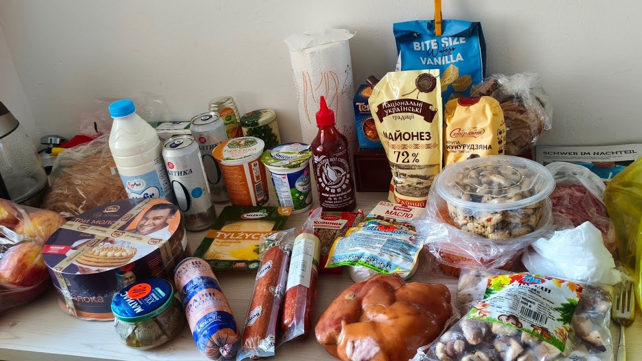 Огляд продуктів, смак дитинства, гриби, креветки, ковбаса, торт,  лосось, цукерки, морозиво. Food.