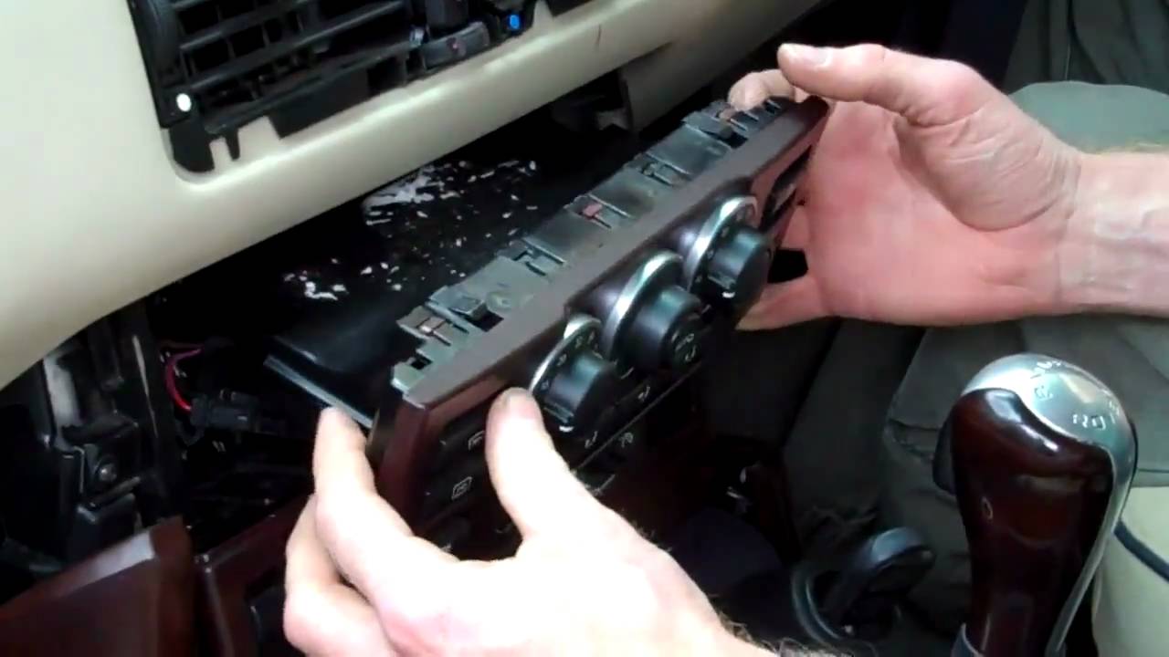 How to change the Dash Clock Fascia Panels on Range Rover L322 YouTube