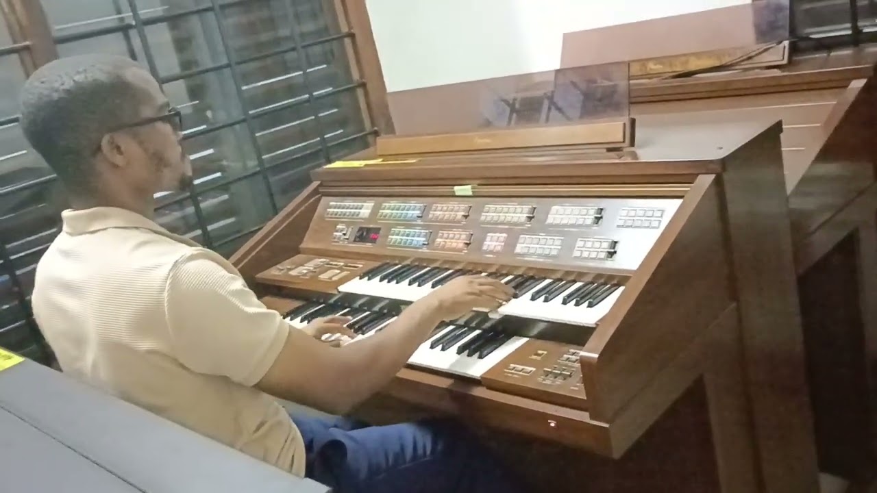 YAMAHA ELECTONE FS 30 MZIGO MPYA - YouTube