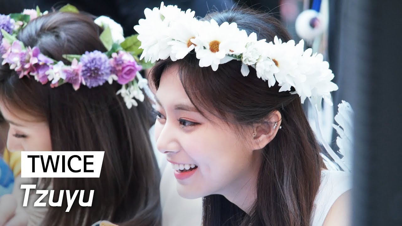 beautiful 쯔위 Tzuyu : 트와이스 TWICE 팬싸인회 Fansign : 고양 스타필드 180429