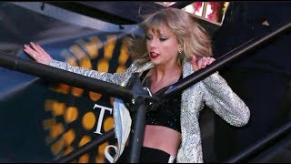 Taylor Swift - Funny Bloopers on Stage chords