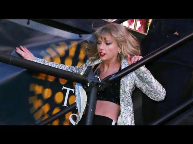 Taylor Swift - Funny Bloopers on Stage - YouTube