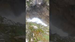Şu suyun güzeliğine bak