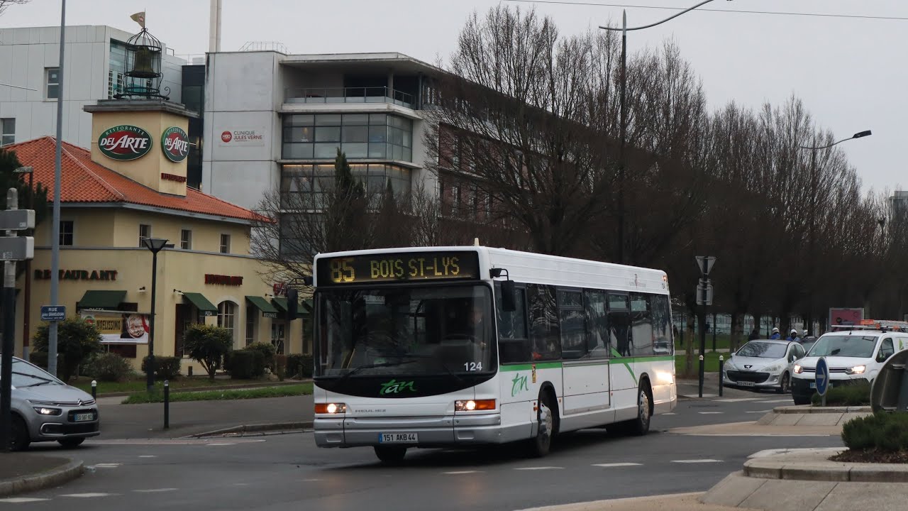 Heuliez GX 317 n°124 | ligne 11 Dunant - Foch-Cathédrale | Réseau TAN | Nantes