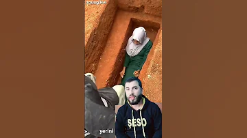 انهار القبر عليه 