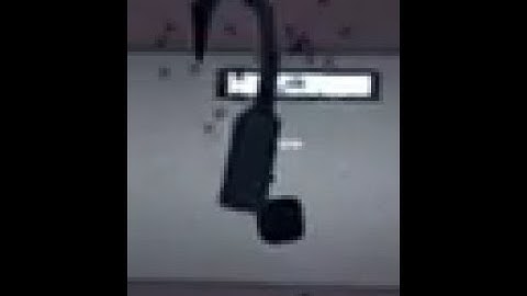 One of my encounters with Cube Runners entities (Watch until the end)