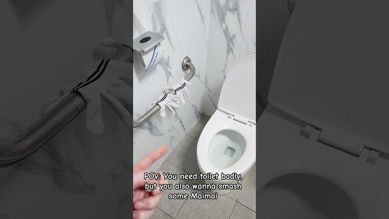 You need toilet but you wanna play Maimai...