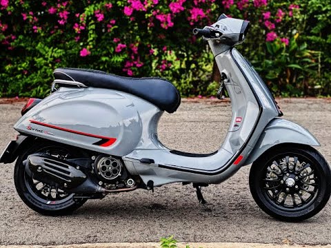 Ngắm Vespa Sprint độ với thân xe sơn kì công chuyển màu đắt giá