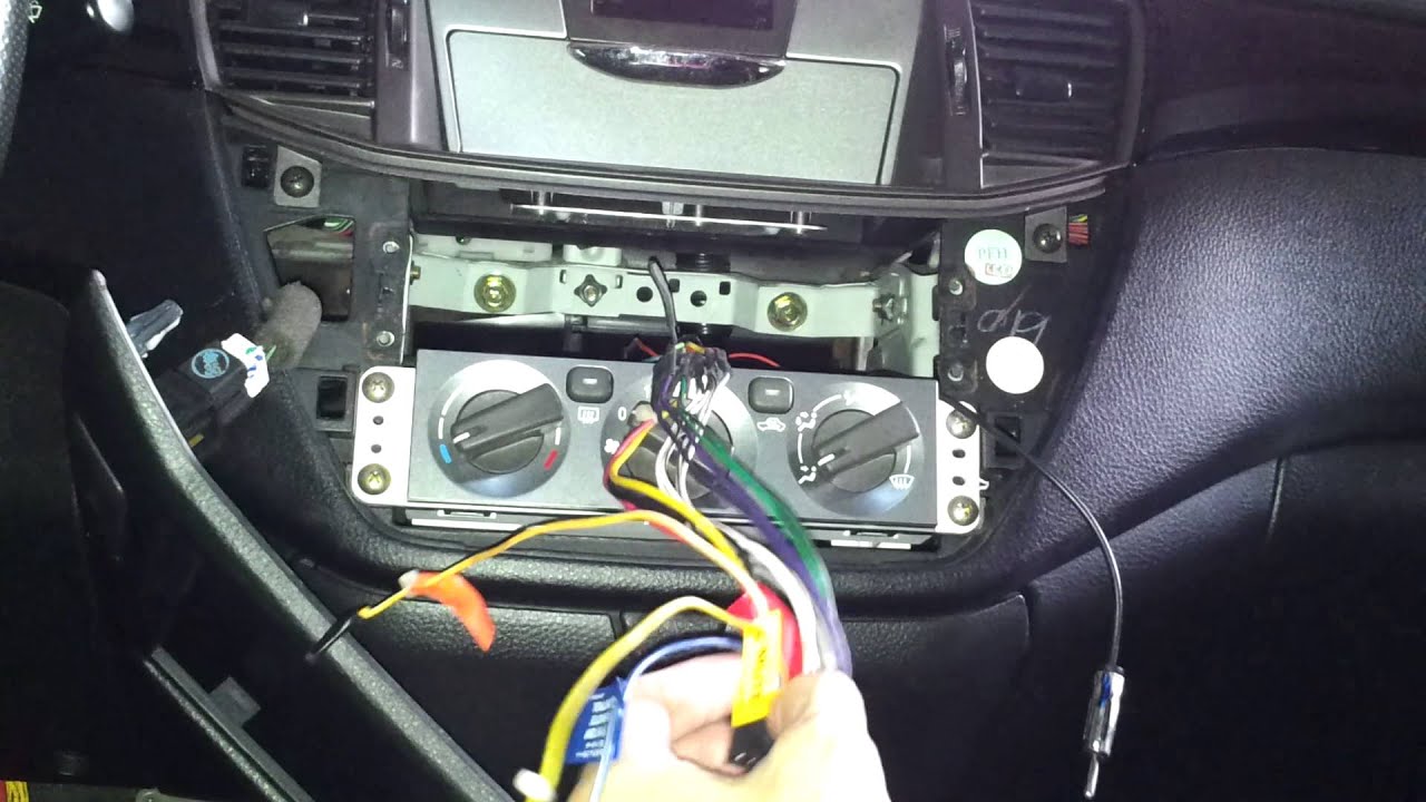 拆換汽車音響主機-1 - YouTube 拆換汽車音響主機-1 - YouTube