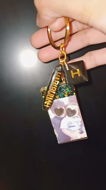 Resin Keychain For Order Dm on insta id: zindagicreation2023 #resinartbyzindagi #resinbookmark #diyk