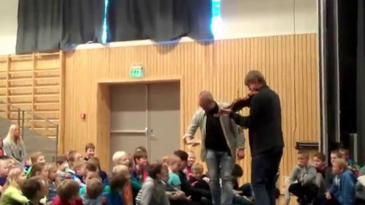 Folkemusikk verksted 6  trinn Birkeland skole 2014
